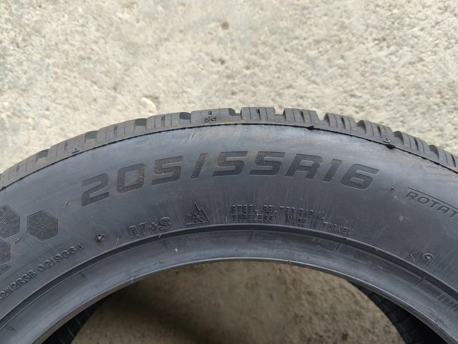 Гуми Зимни 205/55R16, снимка 7 - Гуми и джанти - 55162483