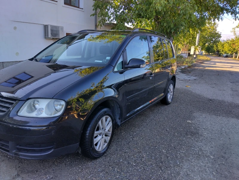 VW Touran Миниван, снимка 5 - Автомобили и джипове - 47249473