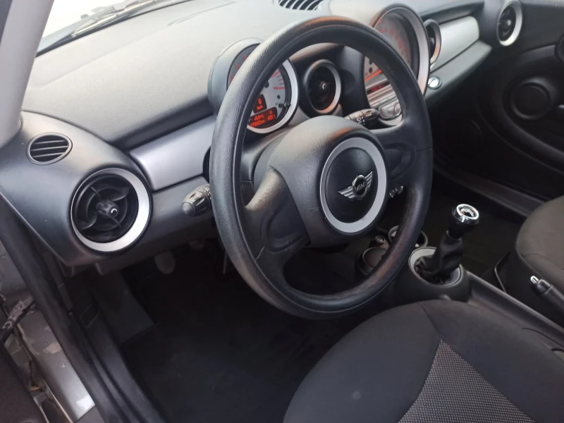 Mini Clubman 1.6I, снимка 12 - Автомобили и джипове - 48336374