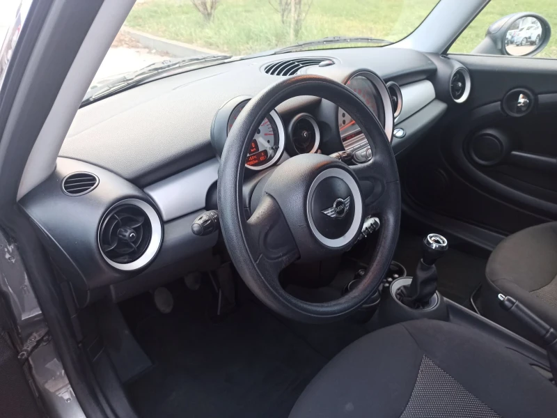 Mini Clubman 1.6I, снимка 11 - Автомобили и джипове - 48336374