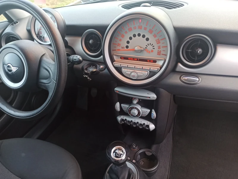 Mini Clubman 1.6I, снимка 9 - Автомобили и джипове - 48336374