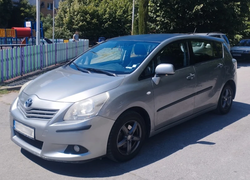 Toyota Verso D4D, снимка 2 - Автомобили и джипове - 52878832