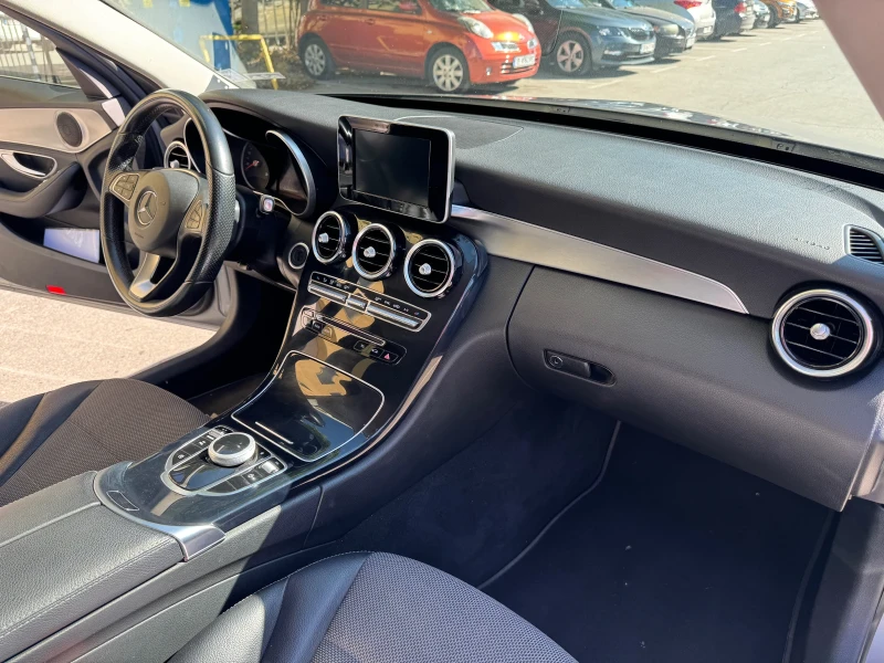 Mercedes-Benz C 200, снимка 4 - Автомобили и джипове - 52540959