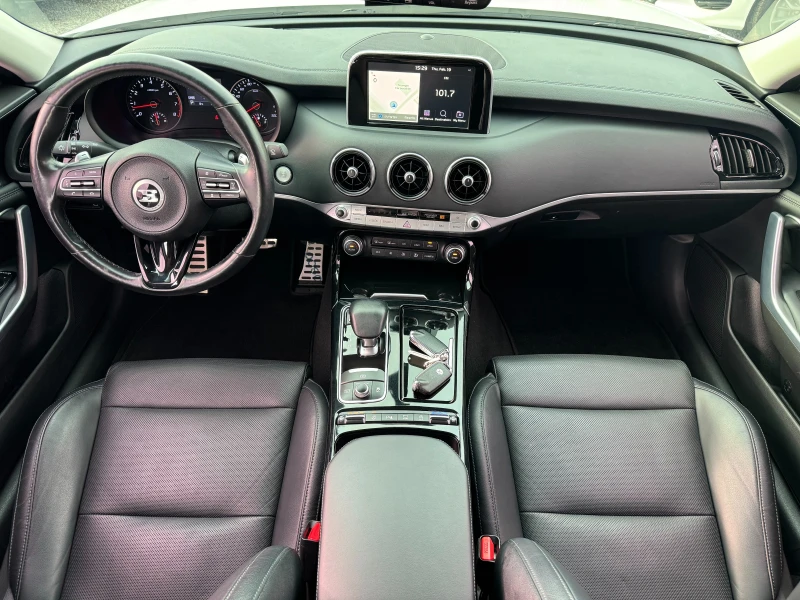 Kia Stinger 3.3 Turbo AWD ! Master !, снимка 9 - Автомобили и джипове - 53586824