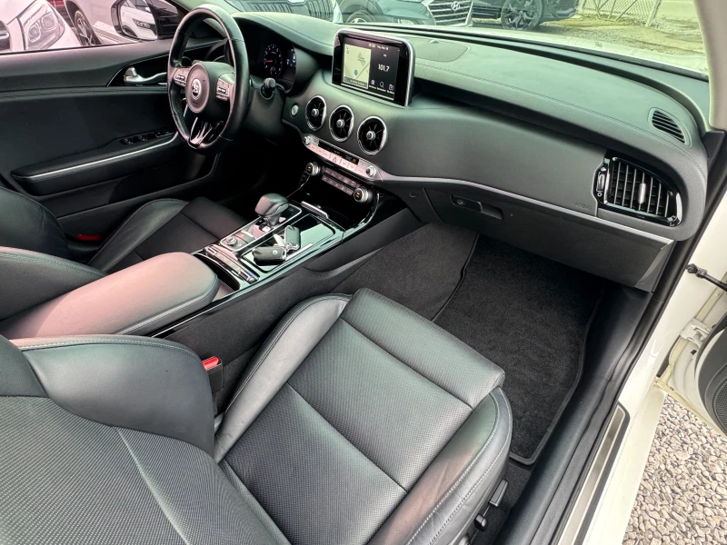Kia Stinger 3.3 Turbo AWD ! Master !, снимка 11 - Автомобили и джипове - 53586824