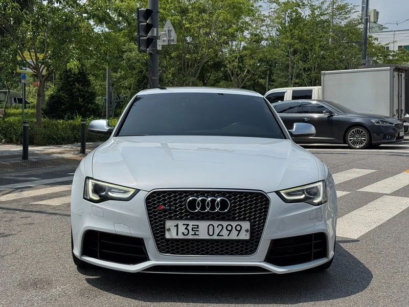Audi Rs5 4.2 CFS Automatic, снимка 3 - Автомобили и джипове - 55781371