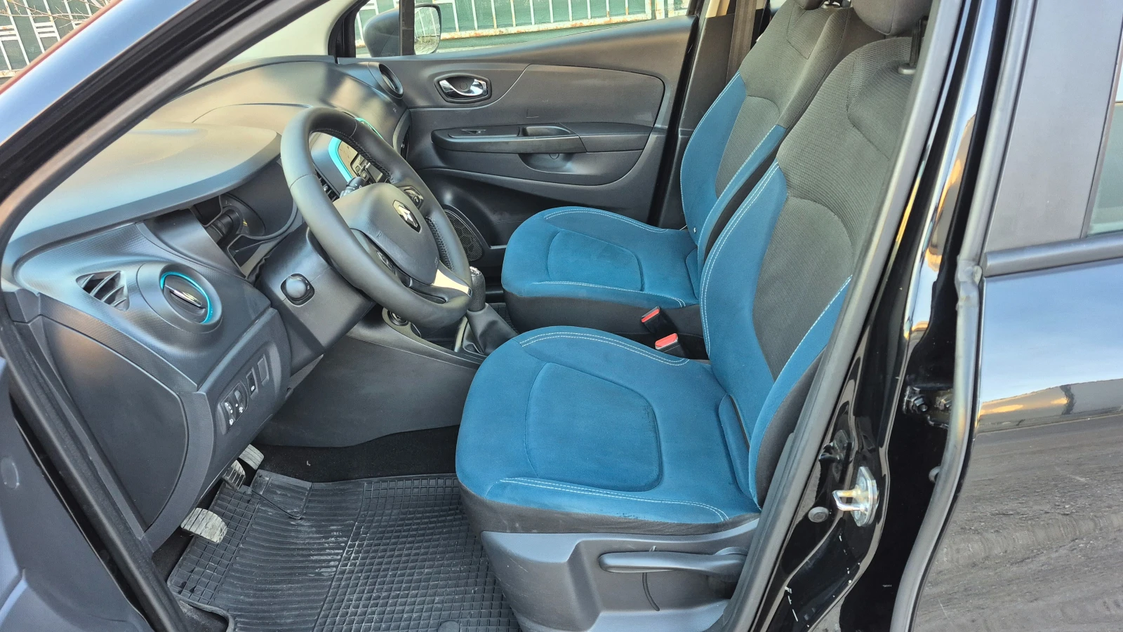 Renault Captur 1, 5dci Германия, снимка 9 - Автомобили и джипове - 53802035