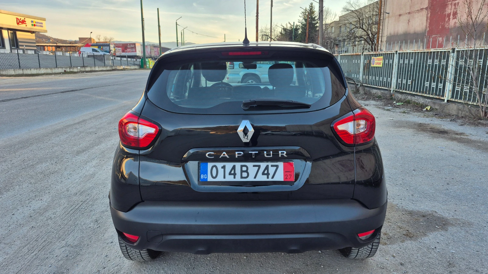Renault Captur 1, 5dci Германия, снимка 7 - Автомобили и джипове - 53802035