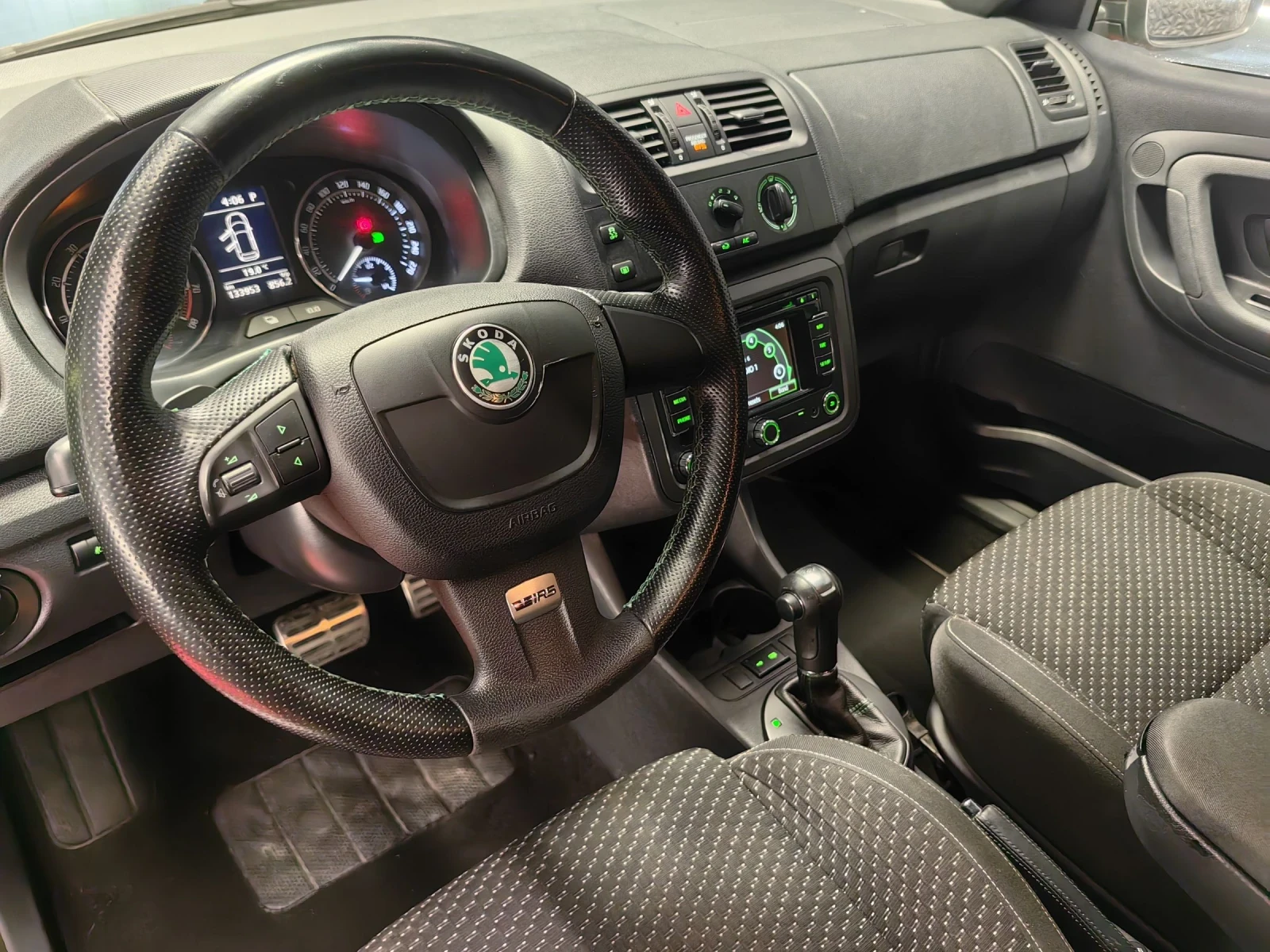 Skoda Fabia 1.4* VRS* DSG* 250hp* TUNING OVERDRIVE= 12000 , снимка 12 - Автомобили и джипове - 53828208