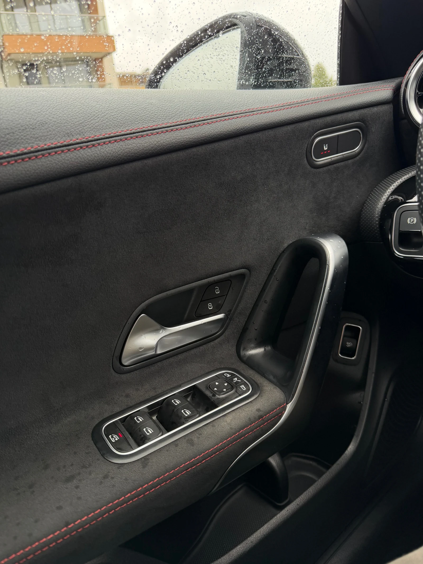 Mercedes-Benz CLA 180 AMG Автоматик Навигация Реални Км, снимка 14 - Автомобили и джипове - 54076950