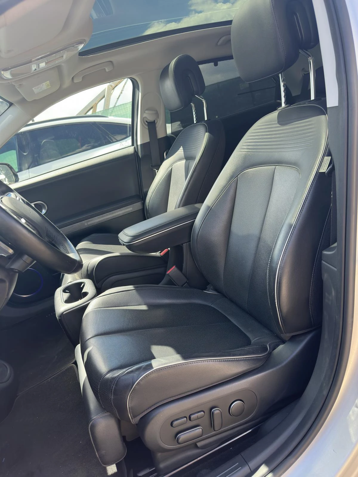 Hyundai Ioniq 5 72.6KWh/UNIQ/ГАРАНЦИЯ/SOH100%/360/HEADUP, снимка 8 - Автомобили и джипове - 54562541