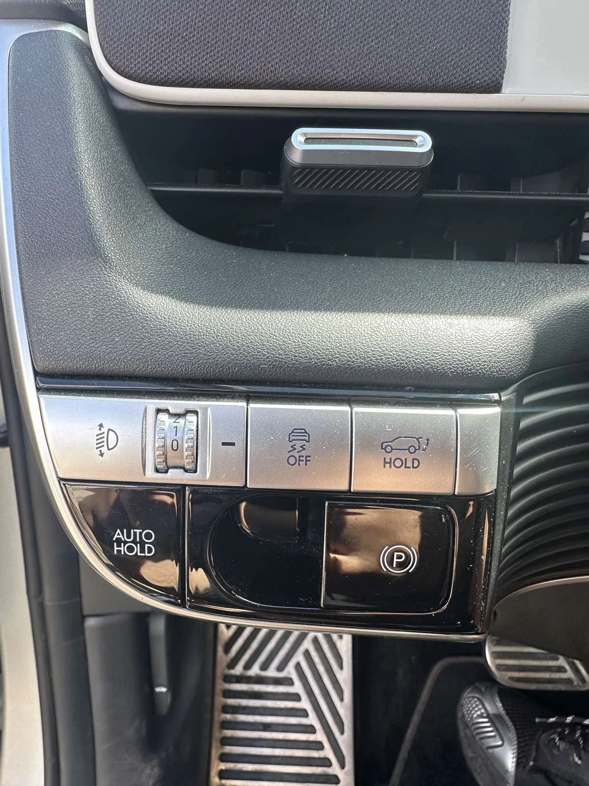 Hyundai Ioniq 5 72.6KWh/UNIQ/ГАРАНЦИЯ/SOH100%/360/HEADUP, снимка 17 - Автомобили и джипове - 54562541