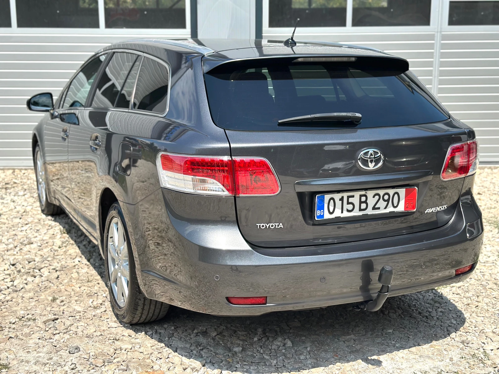 Toyota Avensis 2.0 D4D 125кс KEYLESS СЕРВИЗНА КНИЖКА, снимка 5 - Автомобили и джипове - 55412562