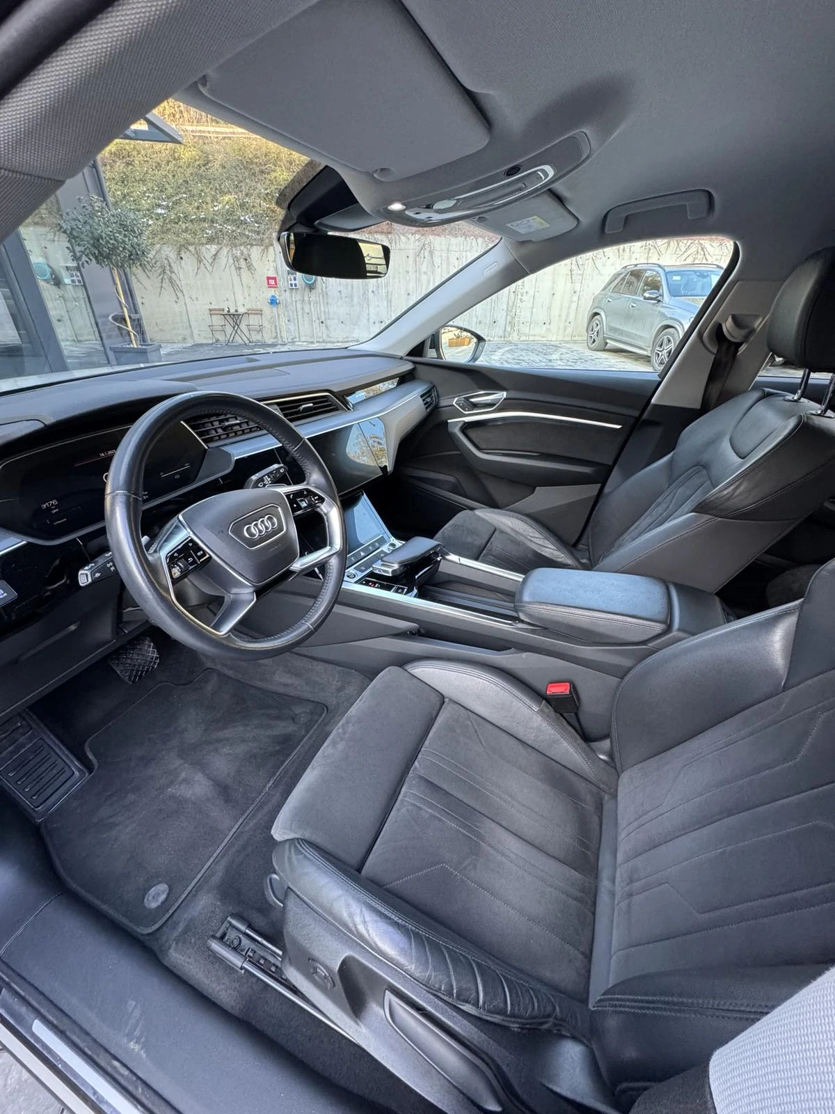 Audi E-Tron 50 QUATTRO, снимка 10 - Автомобили и джипове - 55616645