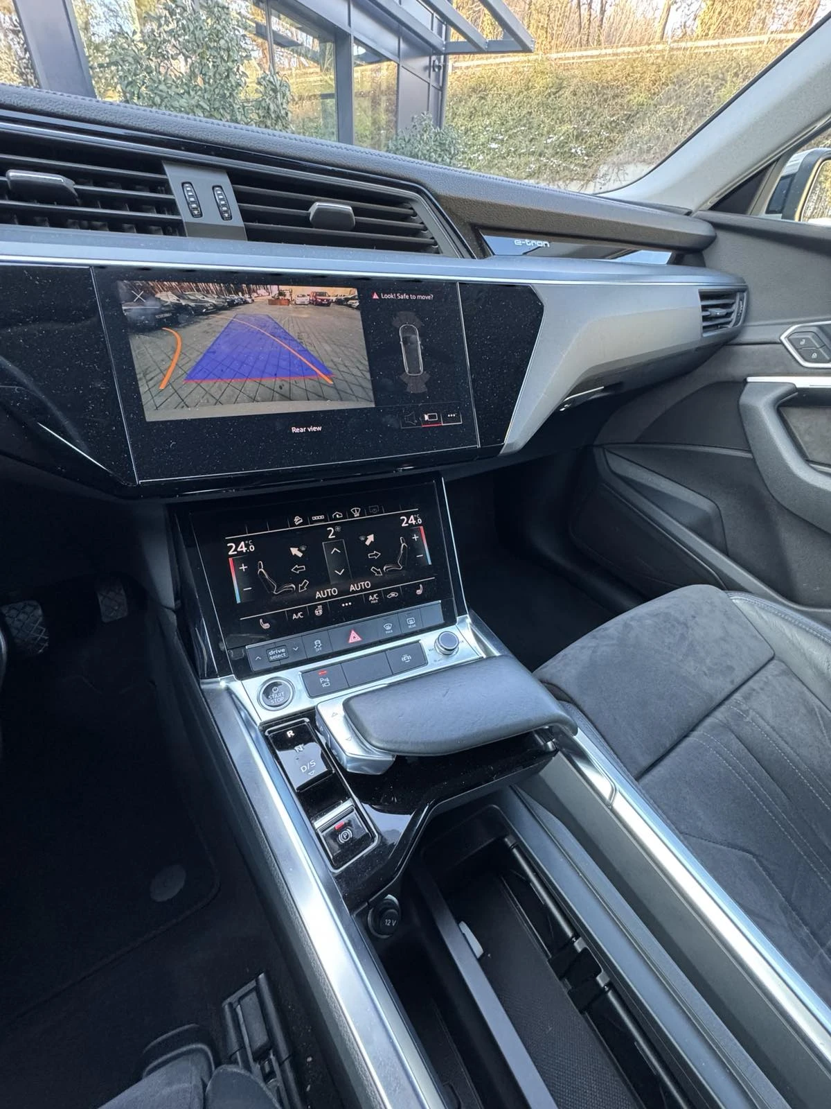 Audi E-Tron 50 QUATTRO, снимка 14 - Автомобили и джипове - 55616645