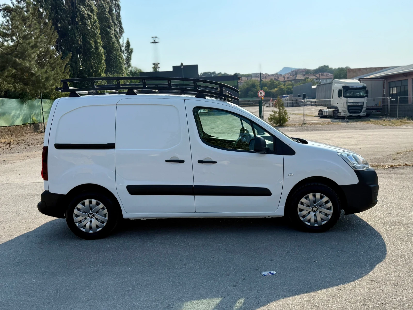 Peugeot Partner 1.6HDI* 3 МЕСТЕН* КЛИМАТИК* БАГАЖНИК* ЕВРО 5, снимка 5 - Автомобили и джипове - 55709894