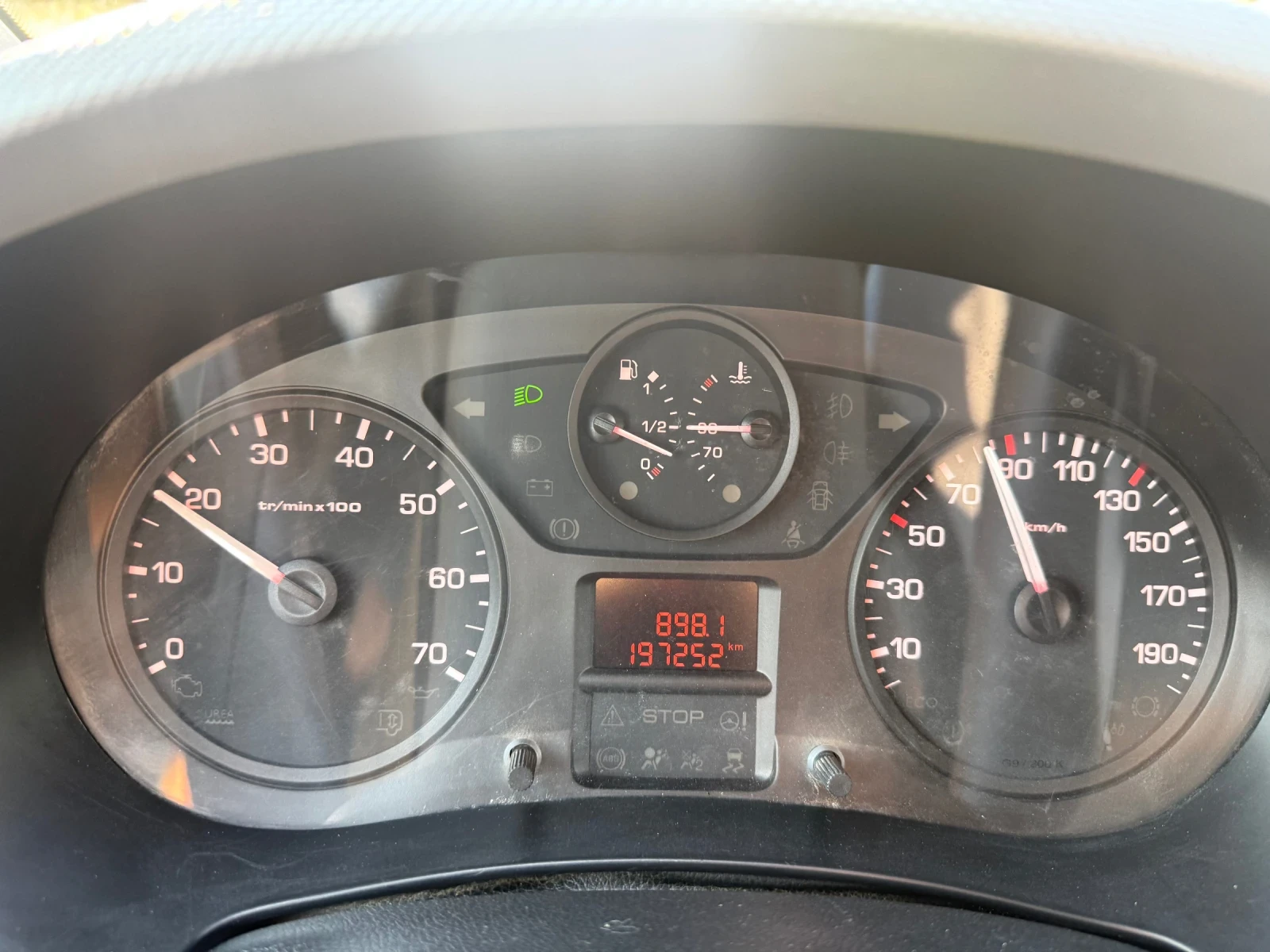 Peugeot Partner 1.6HDI* 3 МЕСТЕН* КЛИМАТИК* БАГАЖНИК* ЕВРО 5, снимка 12 - Автомобили и джипове - 55709894