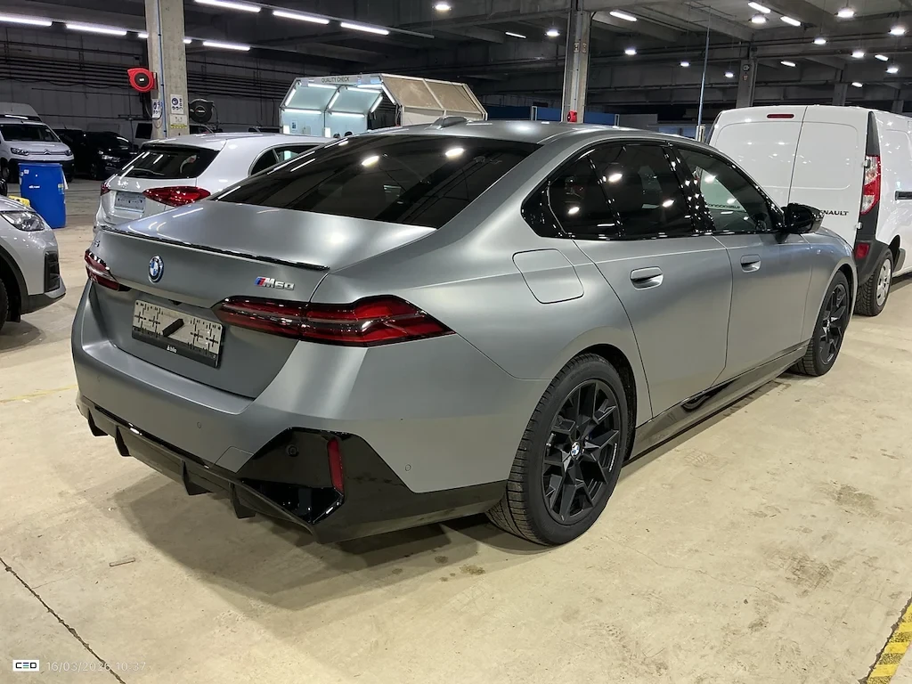 BMW i5 M60 XDRIVE Full 97% SoH Европейска, снимка 4 - Автомобили и джипове - 55724926