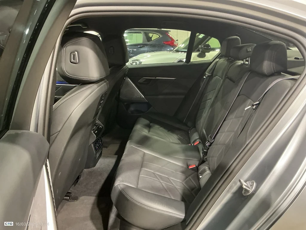 BMW i5 M60 XDRIVE Full 97% SoH Европейска, снимка 9 - Автомобили и джипове - 55724926