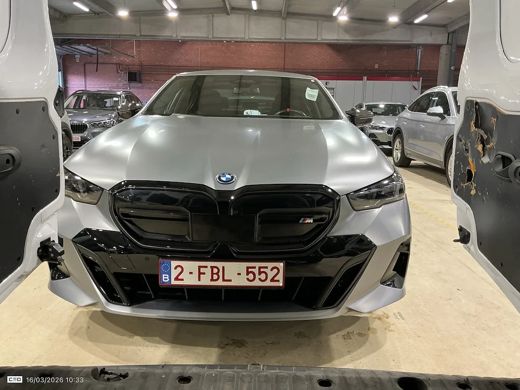 BMW i5 M60 XDRIVE Full 97% SoH Европейска, снимка 3 - Автомобили и джипове - 55724926