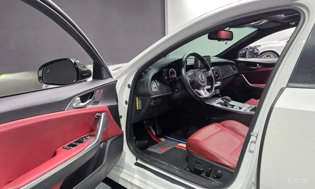 Kia Stinger 3.3* TURBO* GT* AWD* ОБДУХВАНЕ* ХЕДЪП* ДИСТРОНИК* , снимка 6 - Автомобили и джипове - 55819046