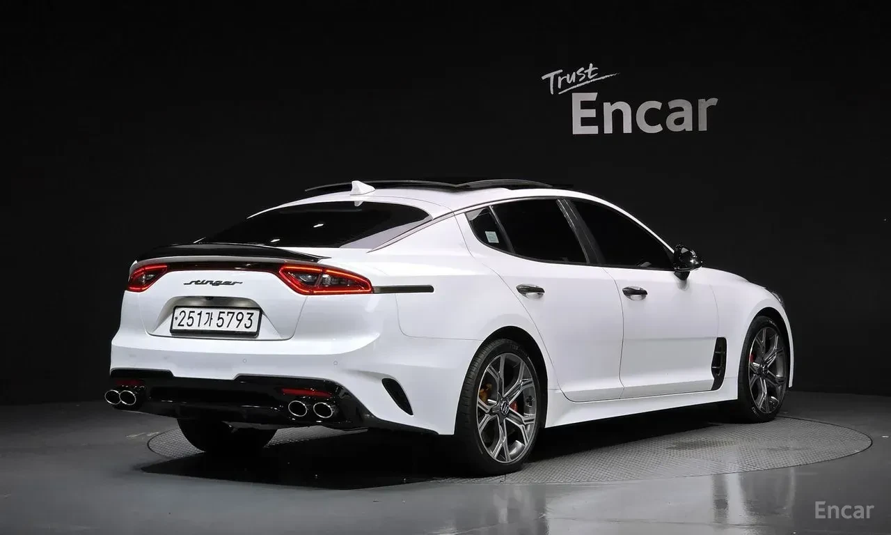 Kia Stinger 3.3* TURBO* GT* AWD* ОБДУХВАНЕ* ХЕДЪП* ДИСТРОНИК* , снимка 2 - Автомобили и джипове - 55819046