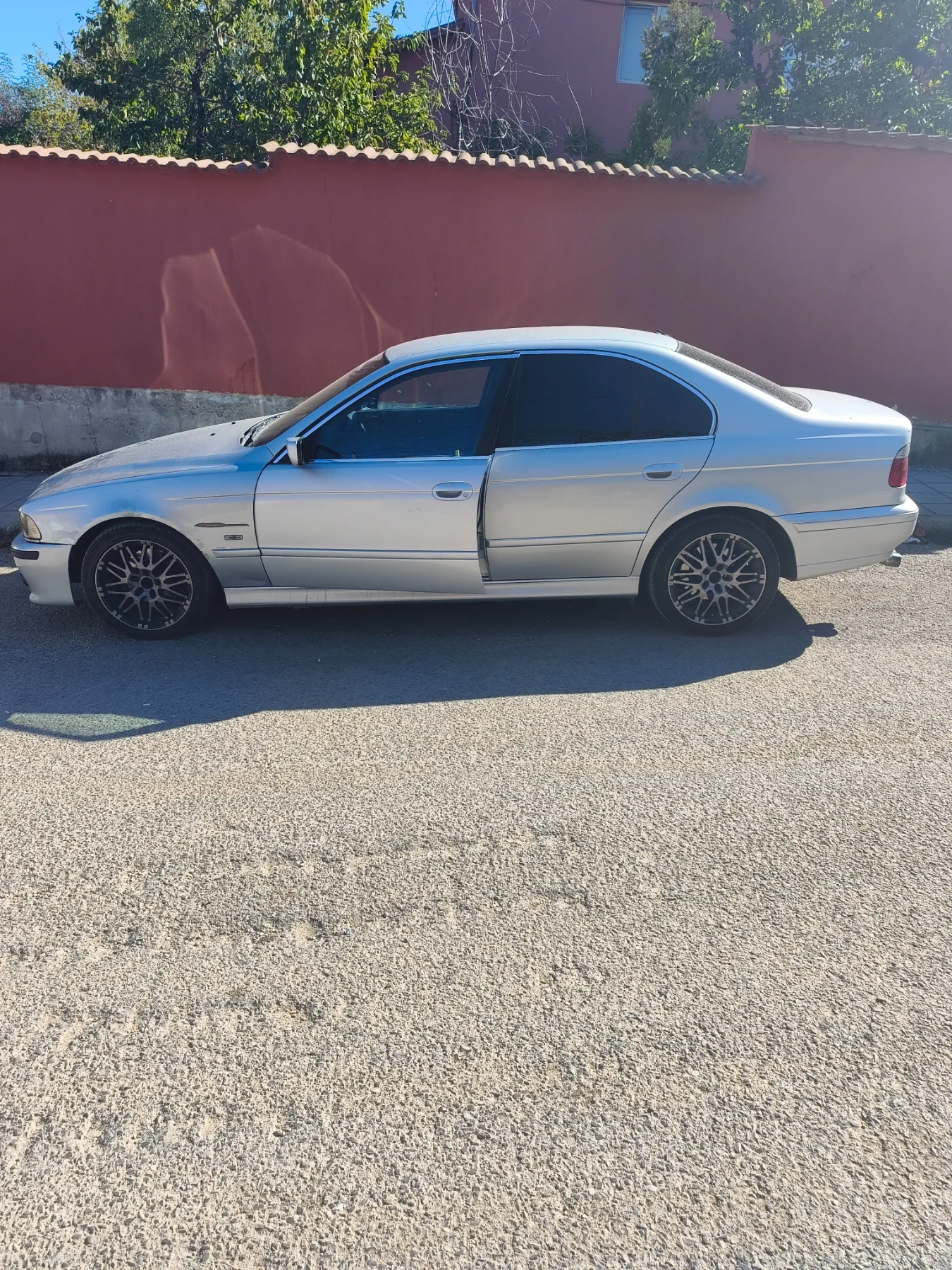 BMW 525, снимка 8 - Автомобили и джипове - 56335348