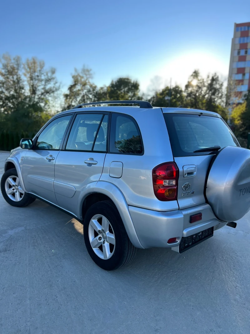 Toyota Rav4 Без ръжда , снимка 5 - Автомобили и джипове - 47573618