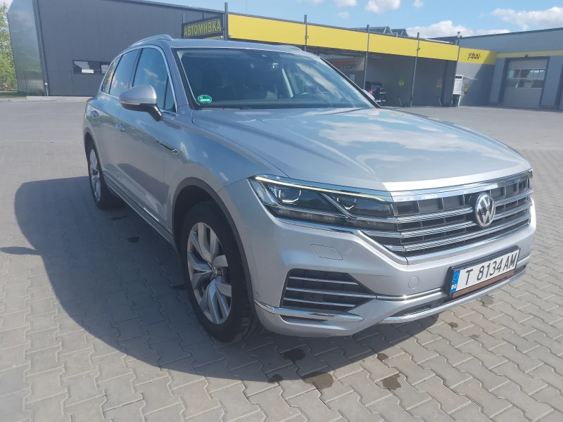 VW Touareg, снимка 3 - Автомобили и джипове - 52346815
