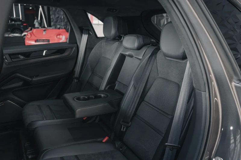 Porsche Cayenne GTS * FULL ЕКСТРИ* BURMESTER* ПАНОРАМА* ГАРАНЦИЯ, снимка 3 - Автомобили и джипове - 52720439