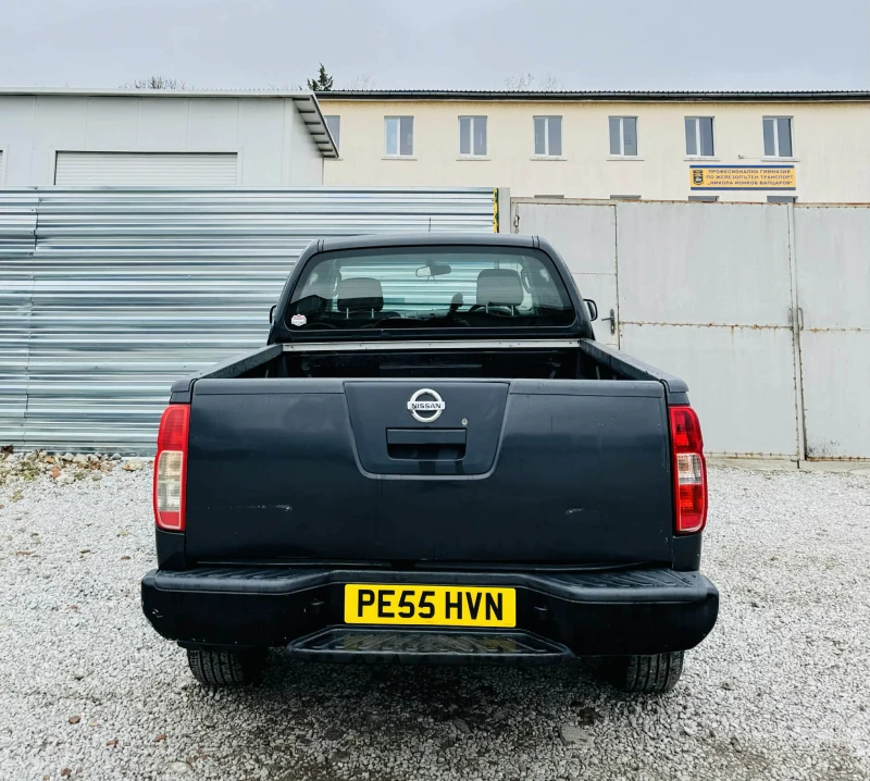 Nissan Navara, снимка 8 - Автомобили и джипове - 52887946