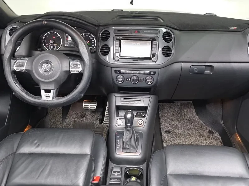 VW Tiguan 2.0 Tdi R-Line 5N, снимка 7 - Автомобили и джипове - 55263406