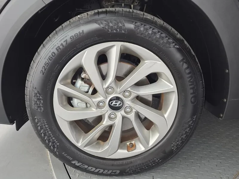 Hyundai Tucson юDiesel 1.7 2Wd Modern, снимка 5 - Автомобили и джипове - 56304297