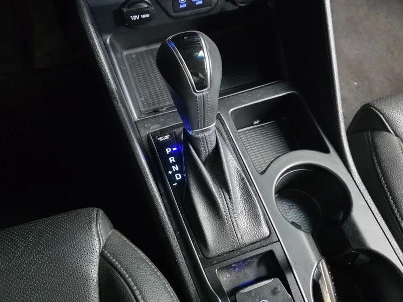 Hyundai Tucson юDiesel 1.7 2Wd Modern, снимка 9 - Автомобили и джипове - 56304297