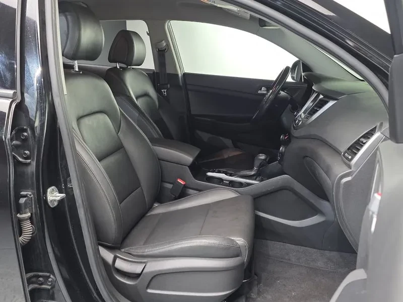 Hyundai Tucson юDiesel 1.7 2Wd Modern, снимка 11 - Автомобили и джипове - 56304297