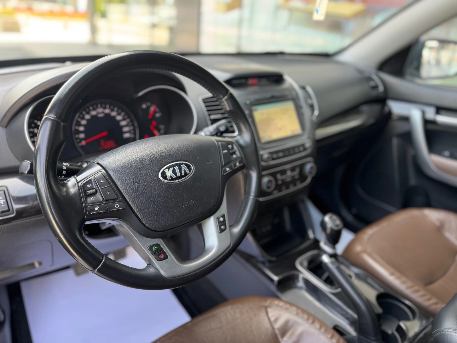 Kia Sorento 2.0CRDI LUXURY PANORAMA KOJA LED - изображение 10