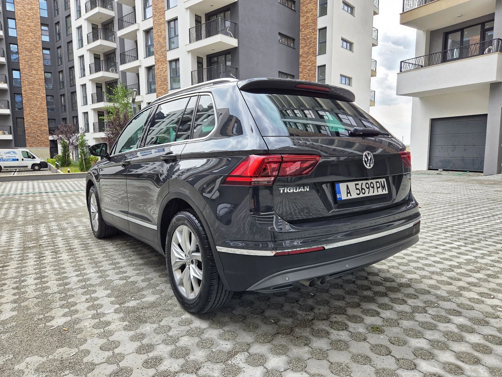 VW Tiguan 2.0 tdi 4x4 avtomat - изображение 5