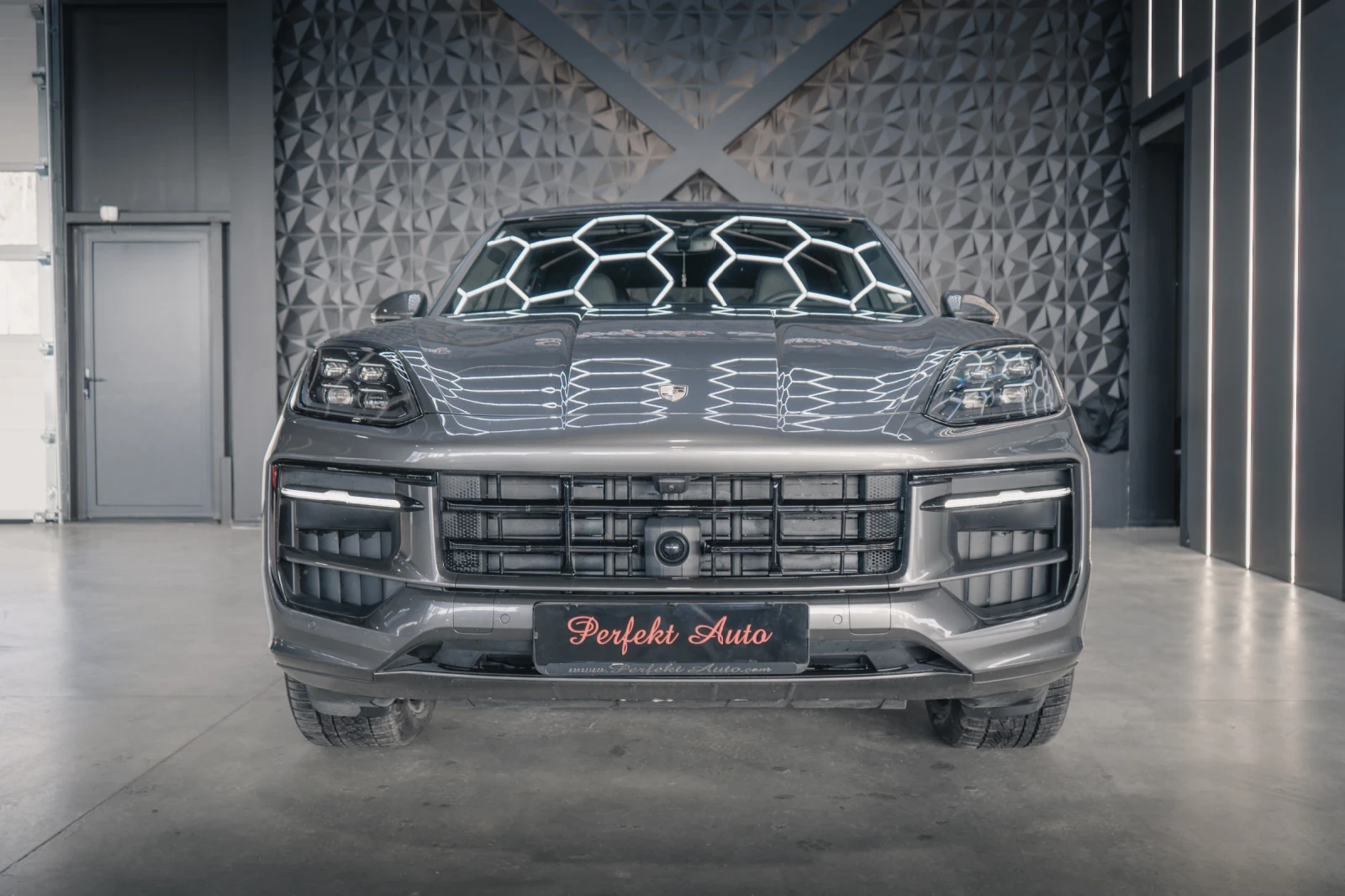 Porsche Cayenne GTS * FULL ЕКСТРИ* BURMESTER* ПАНОРАМА* ГАРАНЦИЯ - изображение 2