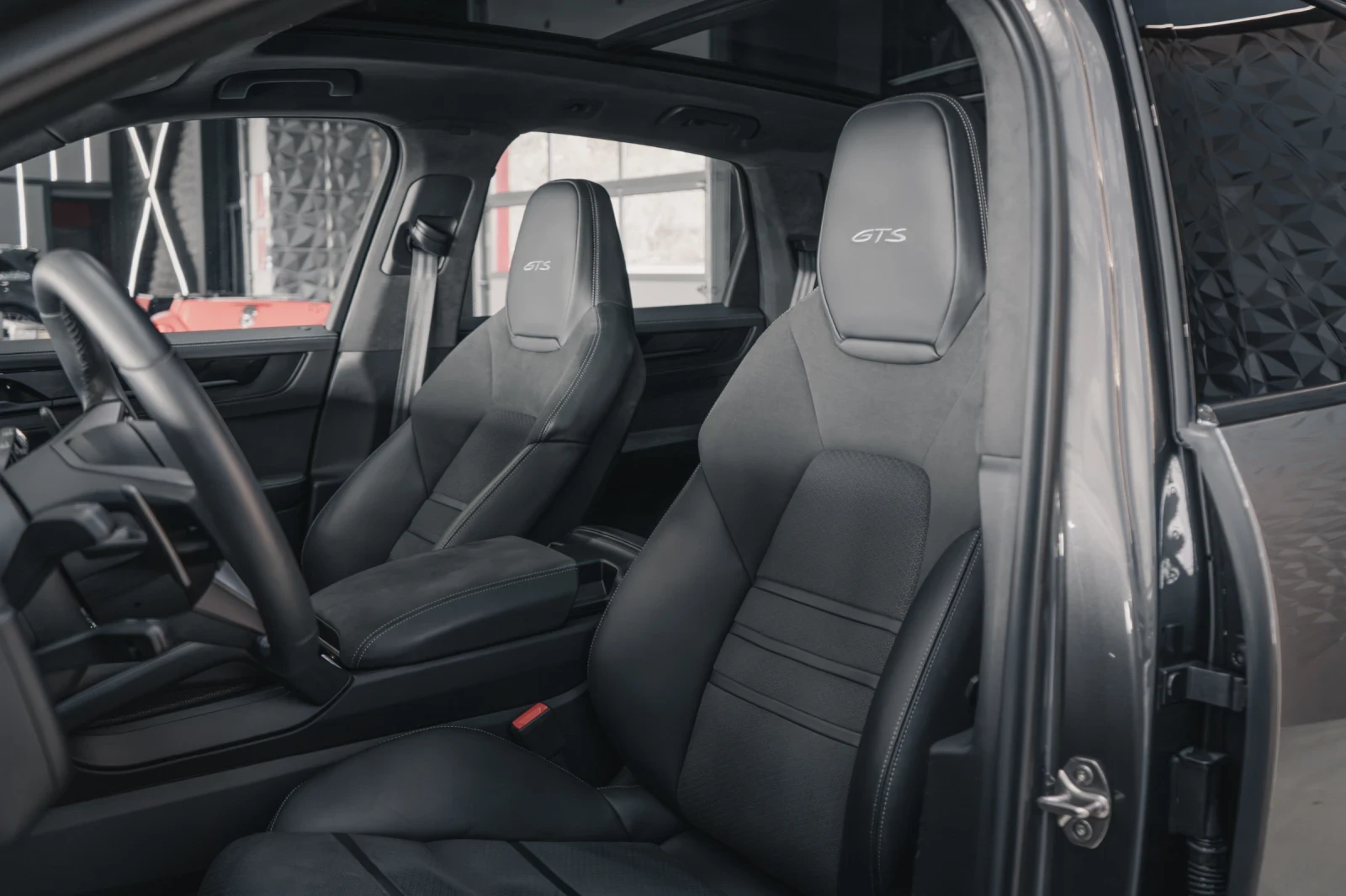 Porsche Cayenne GTS * FULL ЕКСТРИ* BURMESTER* ПАНОРАМА* ГАРАНЦИЯ - изображение 4