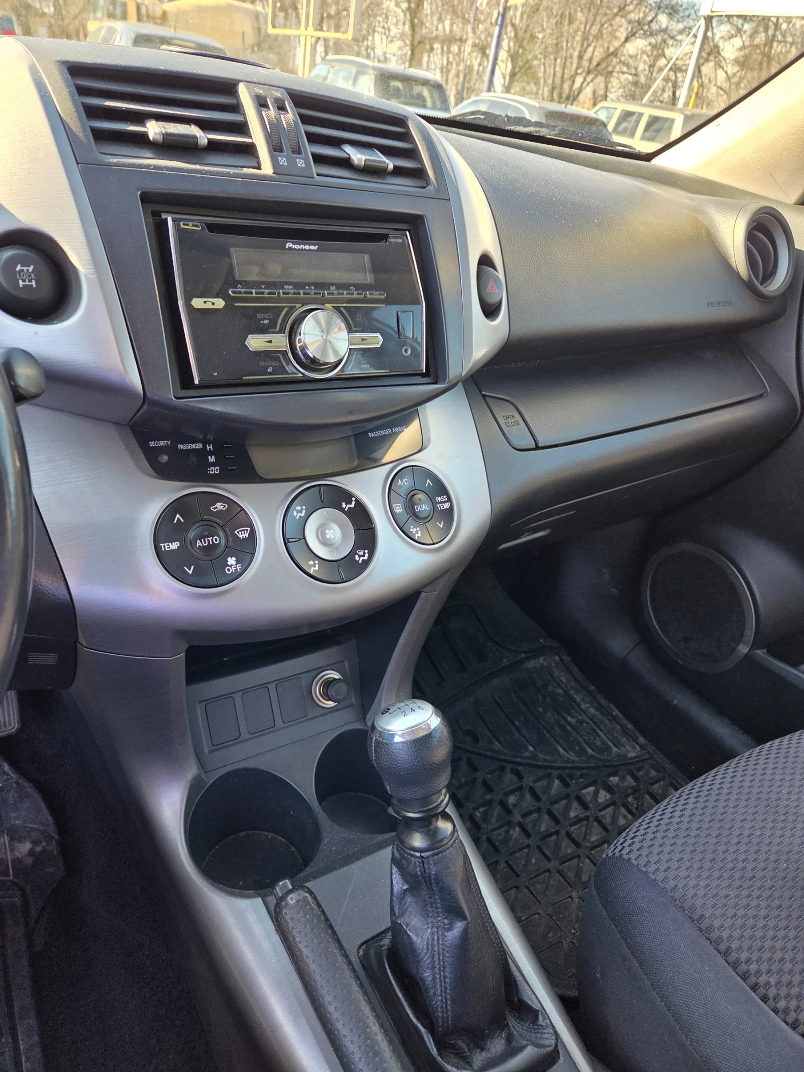 Toyota Rav4  - изображение 8