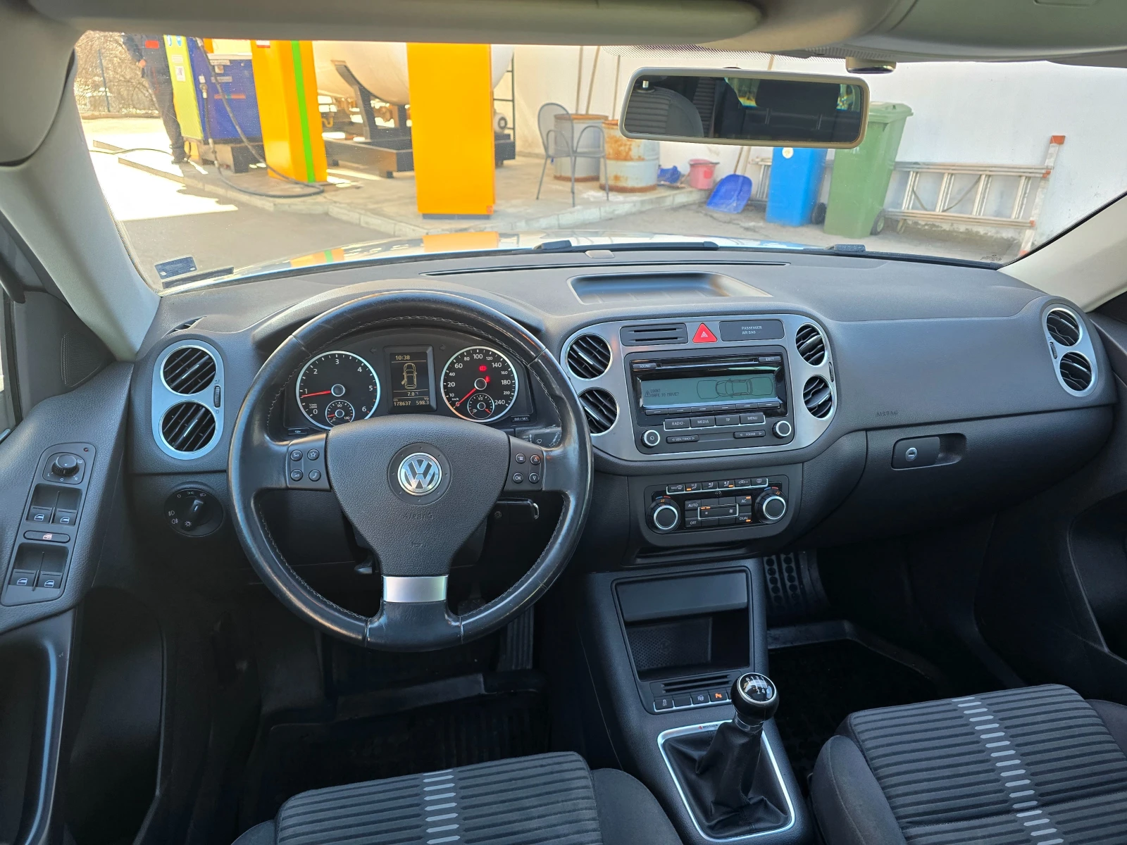 VW Tiguan 2.0TDI/140ps/4X4, снимка 16 - Автомобили и джипове - 53787352