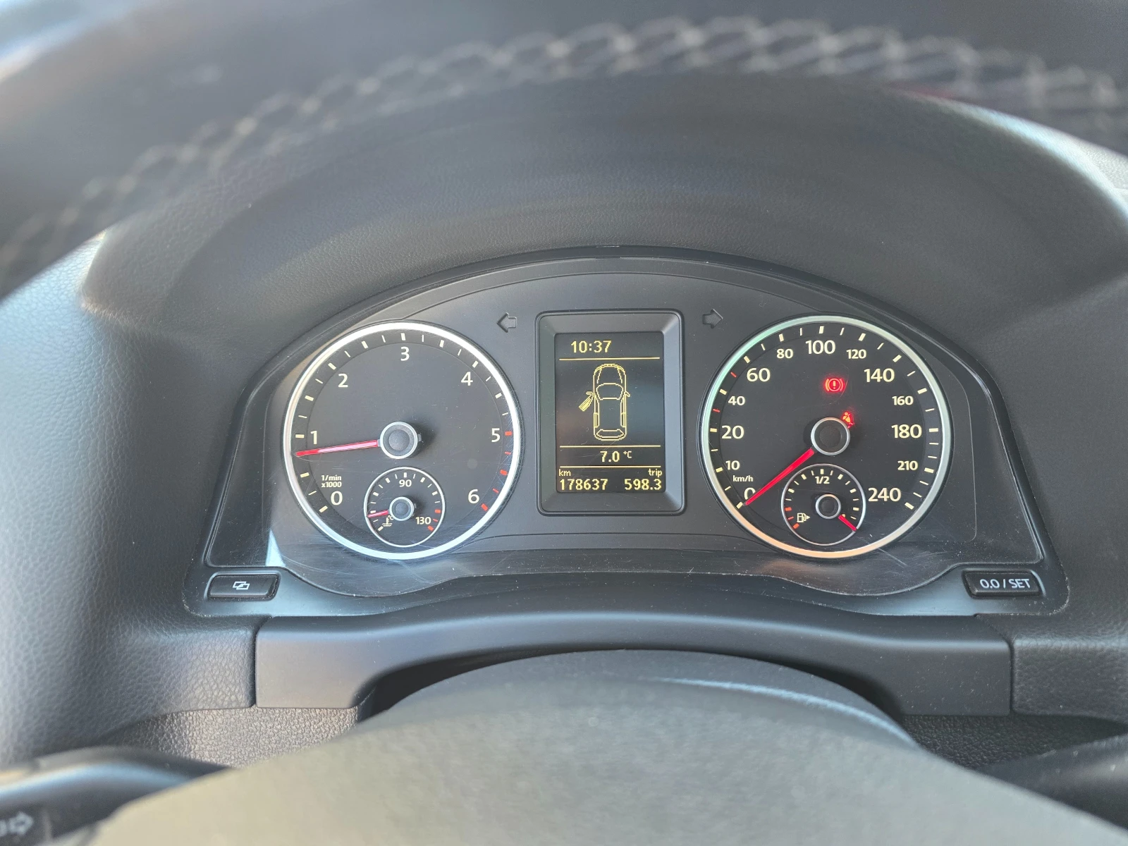 VW Tiguan 2.0TDI/140ps/4X4, снимка 14 - Автомобили и джипове - 53787352