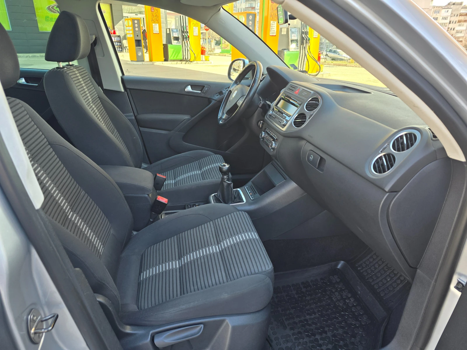 VW Tiguan 2.0TDI/140ps/4X4, снимка 6 - Автомобили и джипове - 53787352