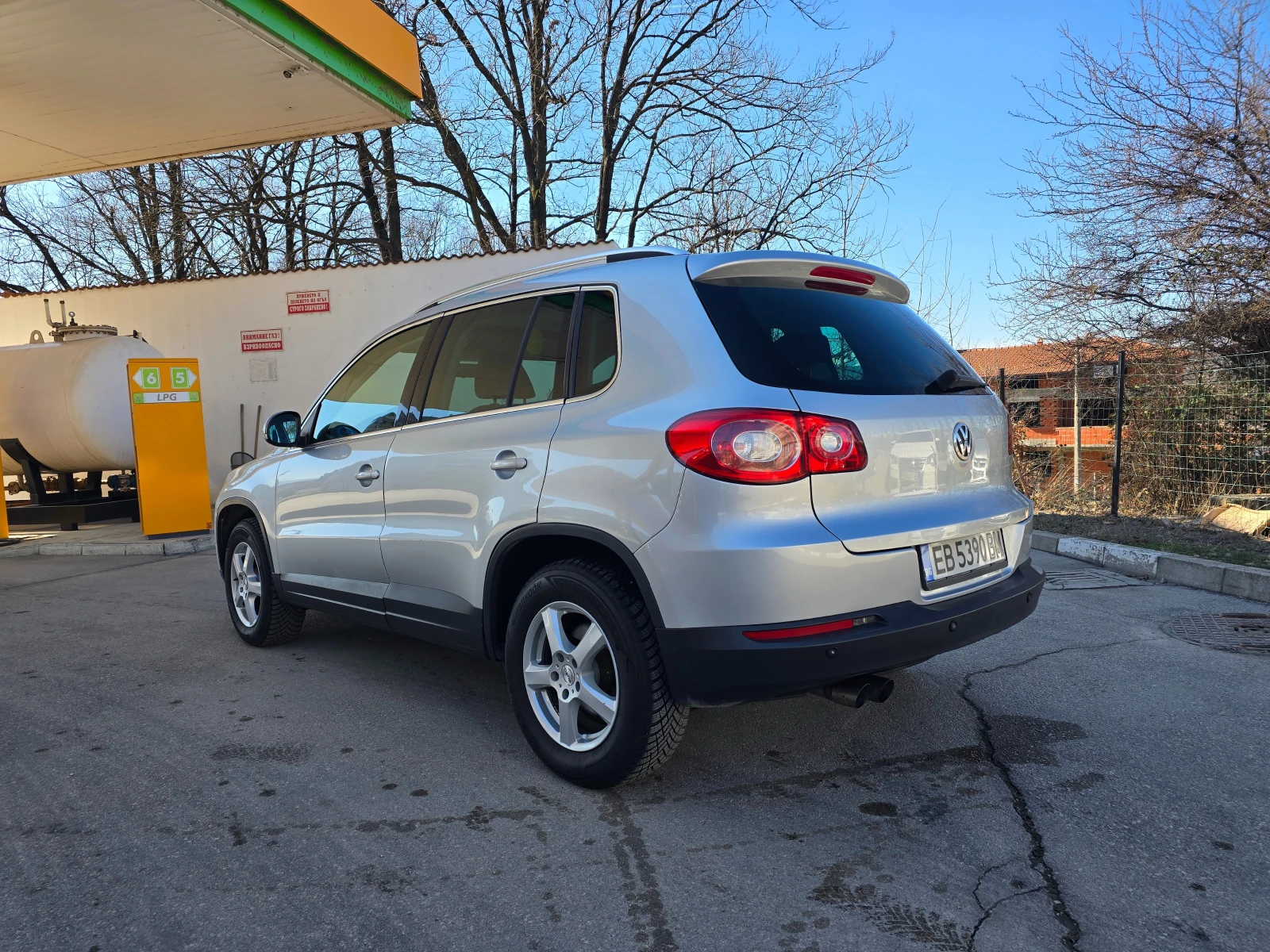 VW Tiguan 2.0TDI/140ps/4X4, снимка 3 - Автомобили и джипове - 53787352