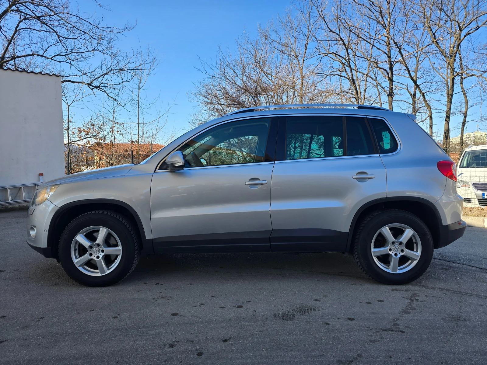 VW Tiguan 2.0TDI/140ps/4X4, снимка 2 - Автомобили и джипове - 53787352