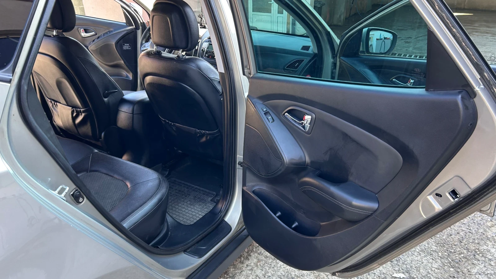 Hyundai IX35 1.7CRDi, снимка 6 - Автомобили и джипове - 54293581