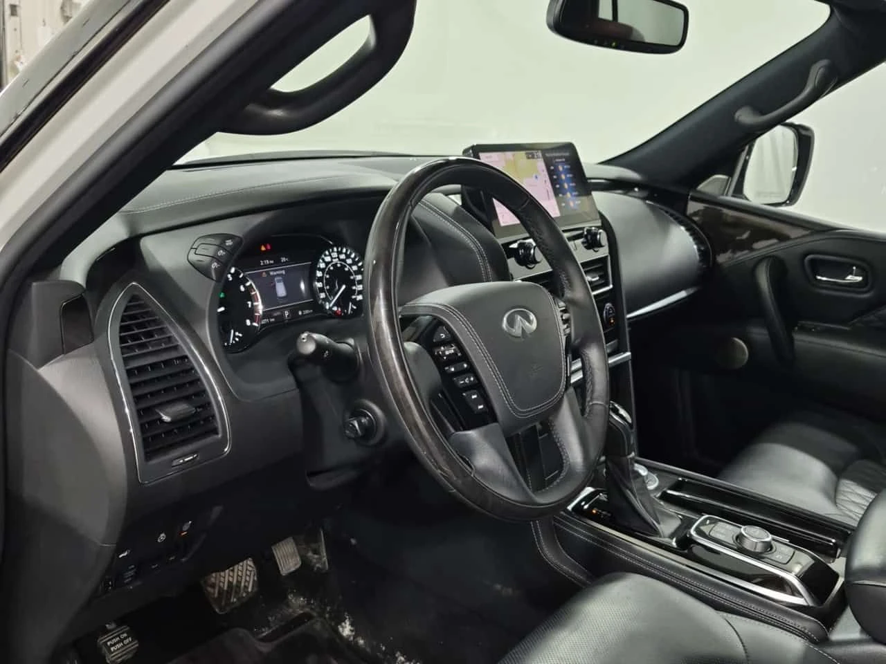 Infiniti QX80 * LUXE 8 PASSENGER AWD * CARFAX * ��� ������������ | Mobile.bg � ����������� 10