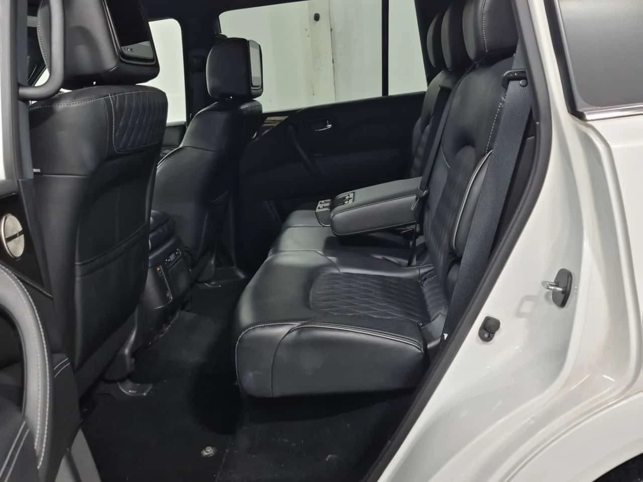Infiniti QX80 * LUXE 8 PASSENGER AWD * CARFAX * ��� ������������ | Mobile.bg � ����������� 12