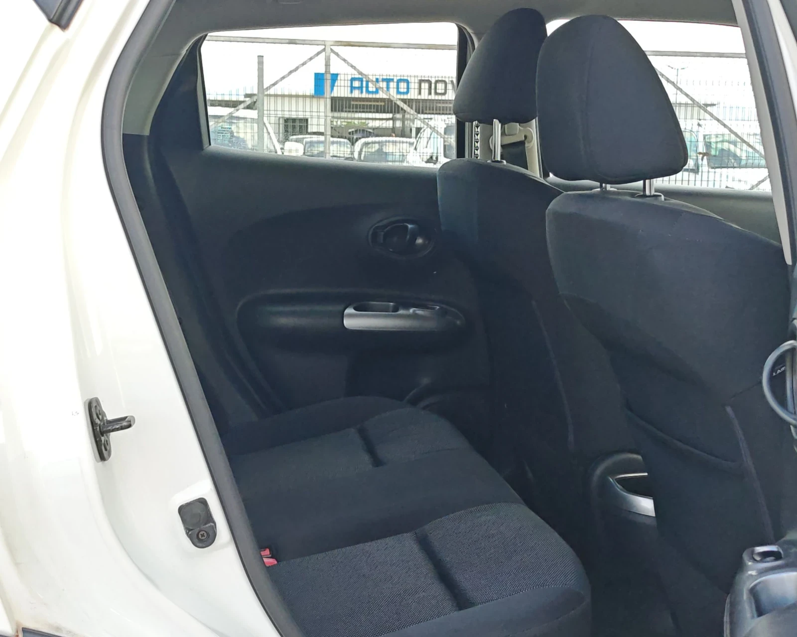 Nissan Juke 1.5 ДИЗЕЛ 110 К.С. УНИКАЛНО СЪСТОЯНИЕ!!!, снимка 12 - Автомобили и джипове - 55398052