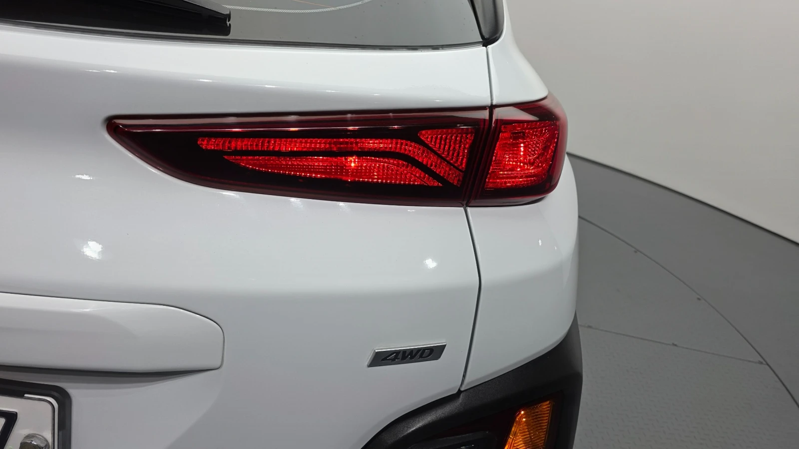 Hyundai Kona Diesel 1.6 4WD, снимка 5 - Автомобили и джипове - 55501152